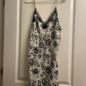 NWT- MAJOR SAVINGS! Victoria's Secret Black and White Floral Chemise